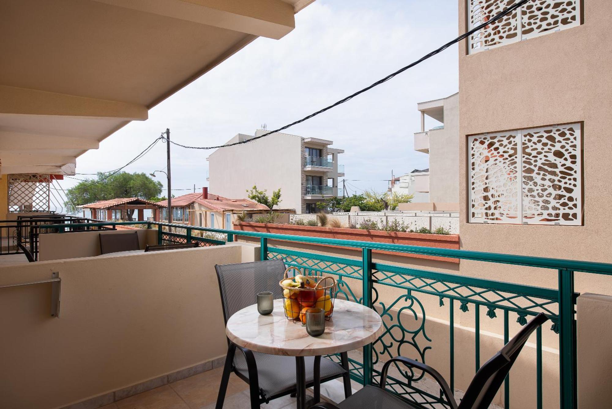 Castaway Suites - Studios Christos Limenaria  Exterior foto