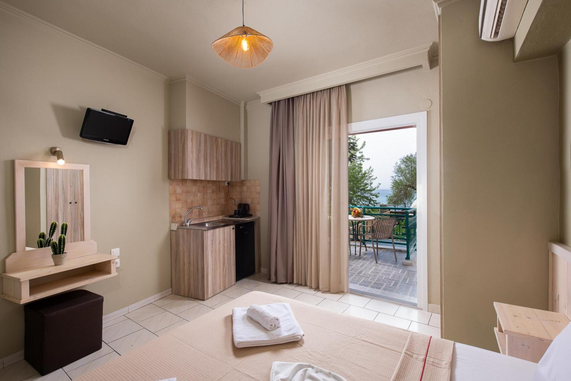 Castaway Suites - Studios Christos Limenaria  Exterior foto